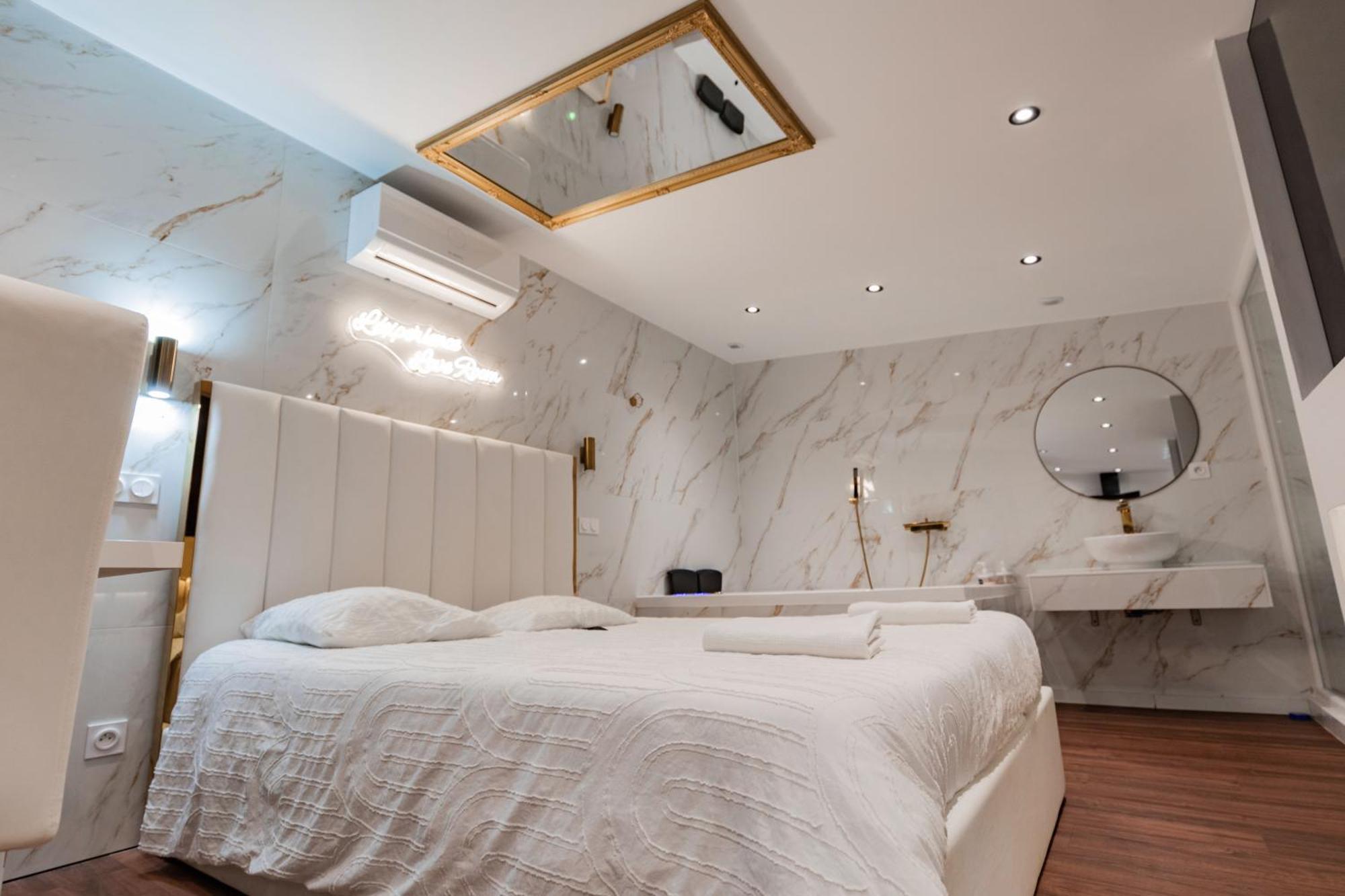 L'Experience Love Room Saint-Jean-Bonnefonds Exterior foto