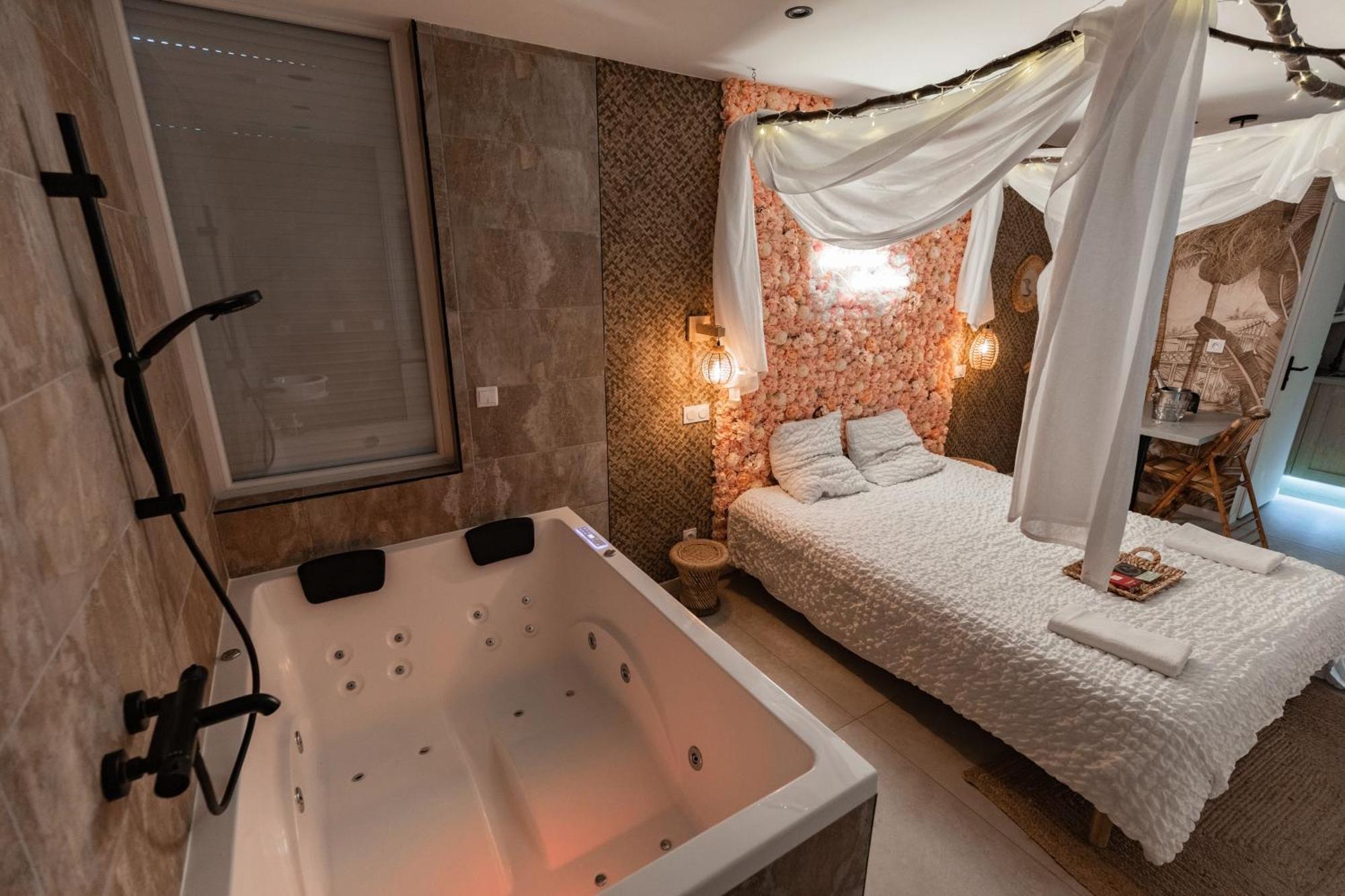 L'Experience Love Room Saint-Jean-Bonnefonds Exterior foto